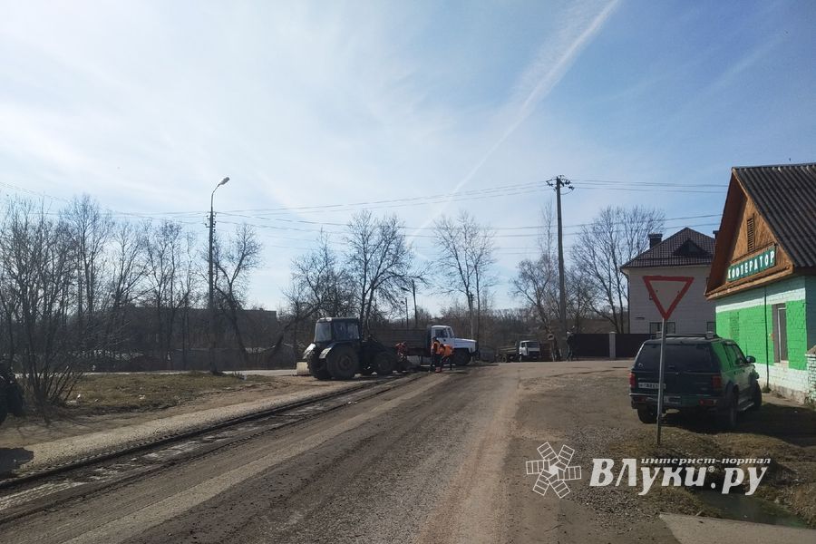 На ул. Прудной идёт ремонт дороги (ФОТО)