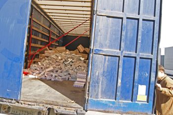 В Псковской области пресечена контрабанда свыше шестидесяти тысяч пачек сигарет (фото)