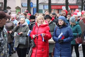 В Великих Луках прошло праздничное шествие (ФОТО)