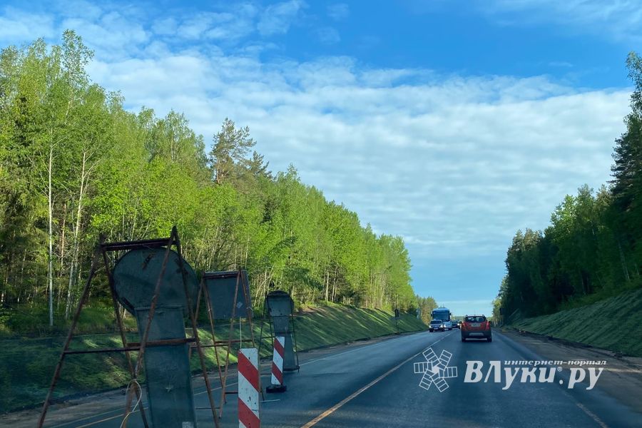 Более 300 километров дорог планируют привести в нормативное состояние в Псковской области