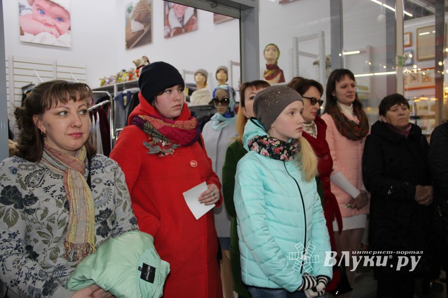 В Великих Луках прошел конкурс-выставка вышивки и бисера (ФОТО)