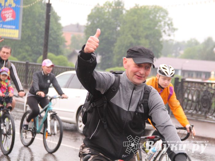 Зигзаг здоровья выполнили великолукские велосипедисты (ФОТО)