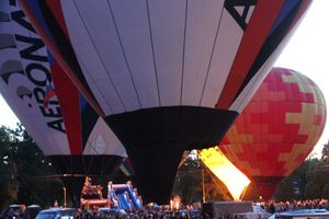 22-я Международная встреча воздухоплавателей завершилась традиционным ночным свечением аэростатов (ФОТО)