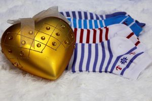 Пора покупать тёплые и яркие новогодние подарки (ФОТО)