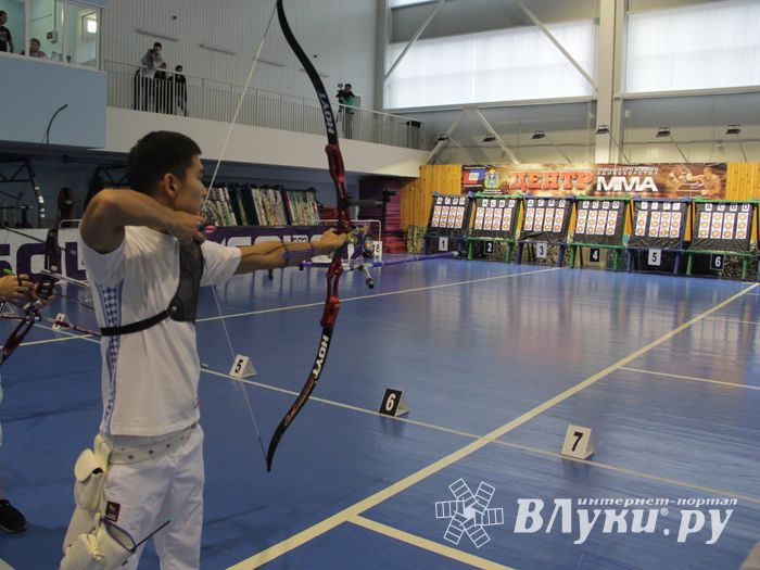 В Великих Луках стартовали всероссийские соревнования по стрельбе из лука «Надежда России» (ФОТО)