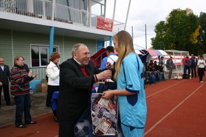 Награждение победителуй турнира по футболу памяти М.Ф. Хренова 