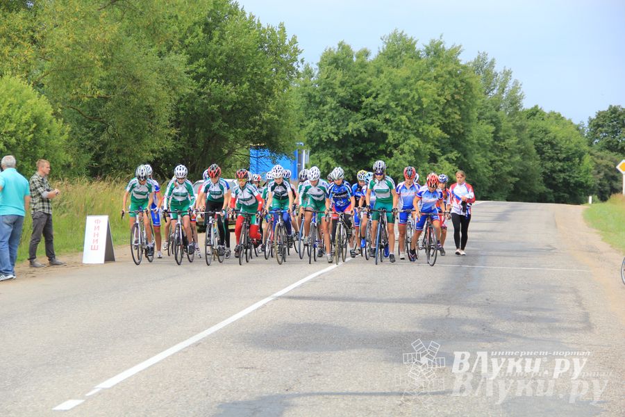 В Великих Луках состоялось награждение победителей Чемпионата России по велоспорту в парной гонке (фото)
