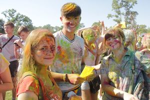 Яркие эмоции «ColorFest» в Великих Луках (ФОТО)