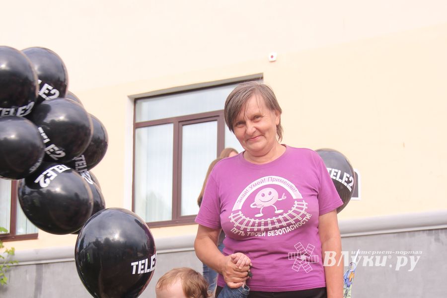 Tele2 поздравила великолучан с Днем рождения любимого города (фото)