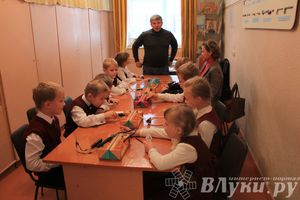 Великолукских лицеистов посвятили в «Маленькие мастера»