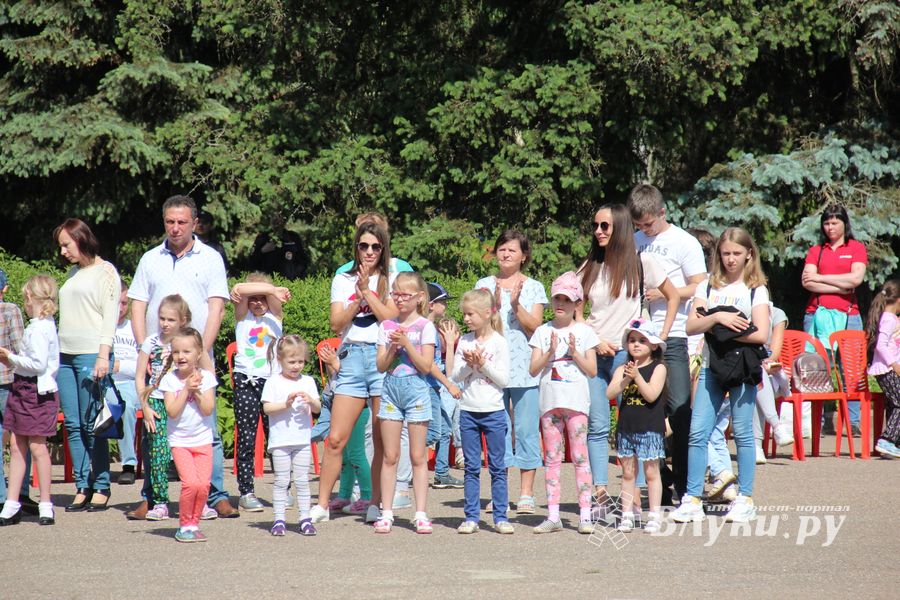 День защиты детей отметили в Великих Луках (ФОТО)