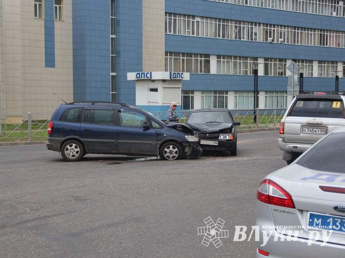 ДТП с пострадавшими на пр. Октябрьском (ФОТО)