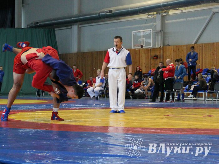 Всероссийские соревнования по самбо проходят в Великих Луках (ФОТО, 0+)