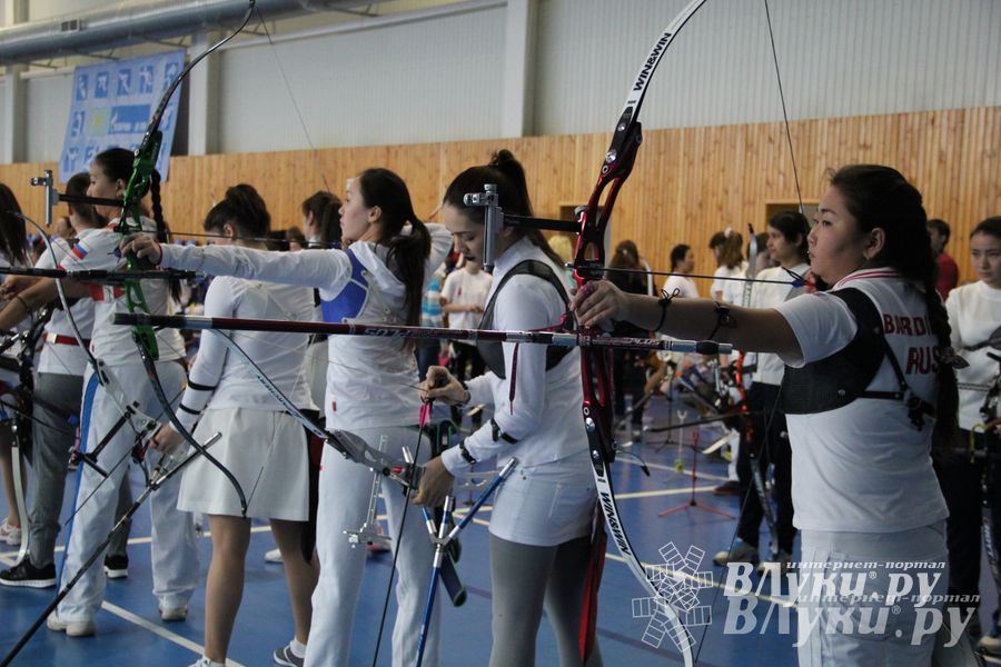 В Великих Луках стартовали всероссийские соревнования лучников (фото)