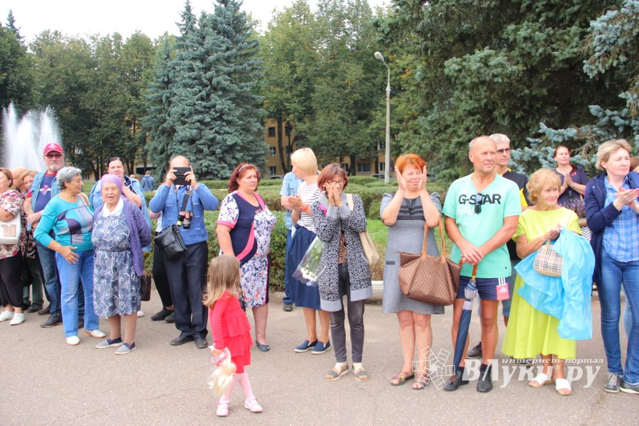 В Великих Луках проходит ​Международный фестиваль-конкурс среди мажореток и барабанщиц (ФОТО)