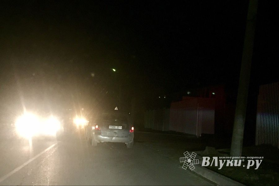 В Великих Луках столкнулись две легковушки (ФОТО)