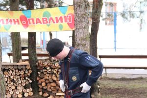 В Великих Луках в Парке культуры и отдыха полным ходом идёт подготовка празднования Масленицы (фото)