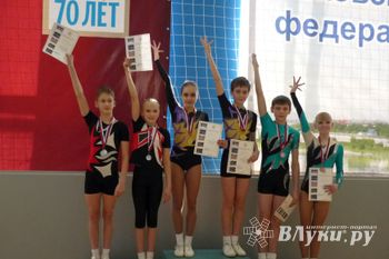 Великолукские спортсмены заняли призовые места на Первенстве области по спортивной аэробике (фото)