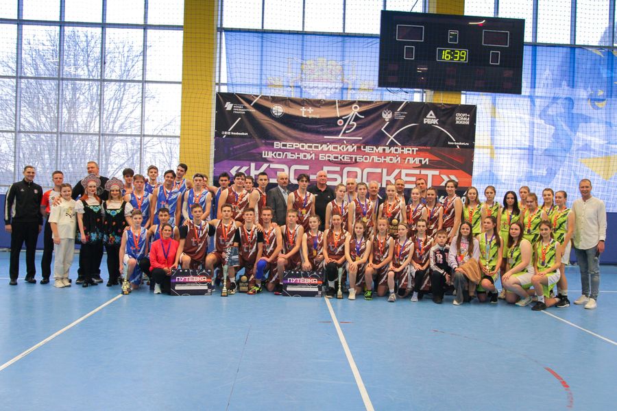 Великолукские школьницы — победители регионального этапа Чемпионата ШБЛ «КЭС-БАСКЕТ» (ФОТО)