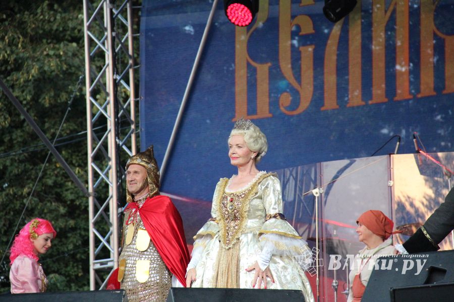 Людмила Чурсина и Пелагея поздравили Великие Луки с 850-летием (ФОТО)