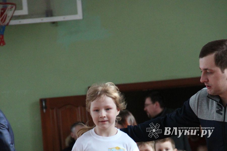 В Великих Луках стартовали спортивные соревнования среди дошколят «Юные олимпионики»