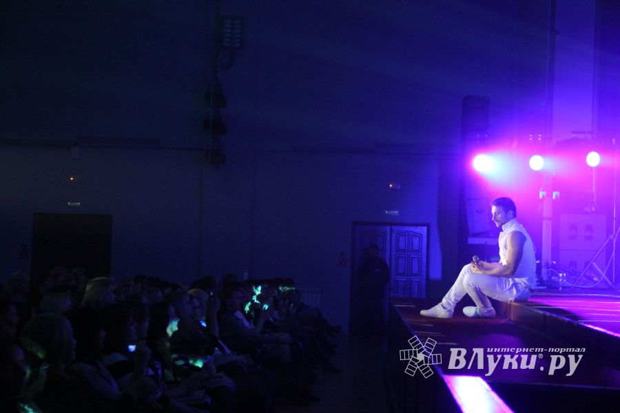 В Великих Луках состоялся концерт Сергея Лазарева