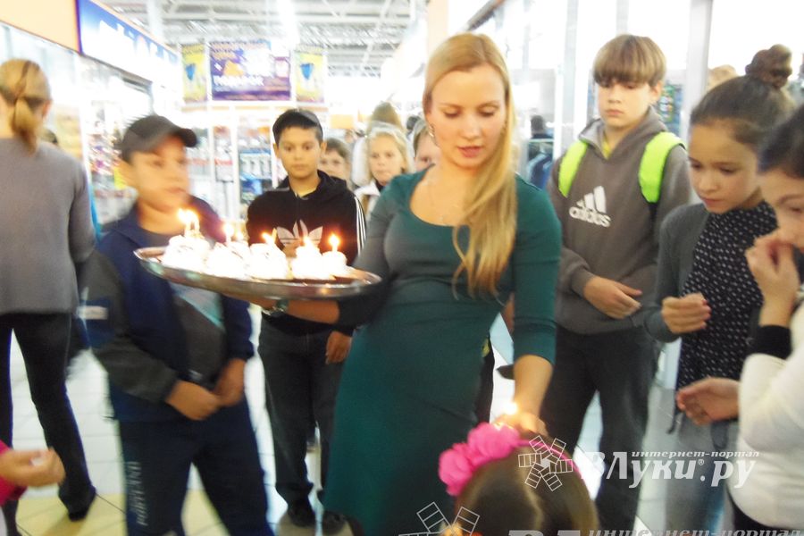 ТЦ «Апельсин» отметил три года