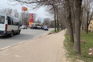 На проспекте Гагарина столкнулись BMW и Ford (ФОТО)