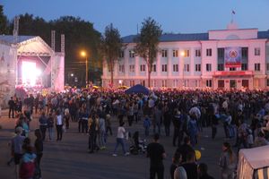 Праздничный салют в честь Дня Победы был дан в Великих Луках (ФОТО)