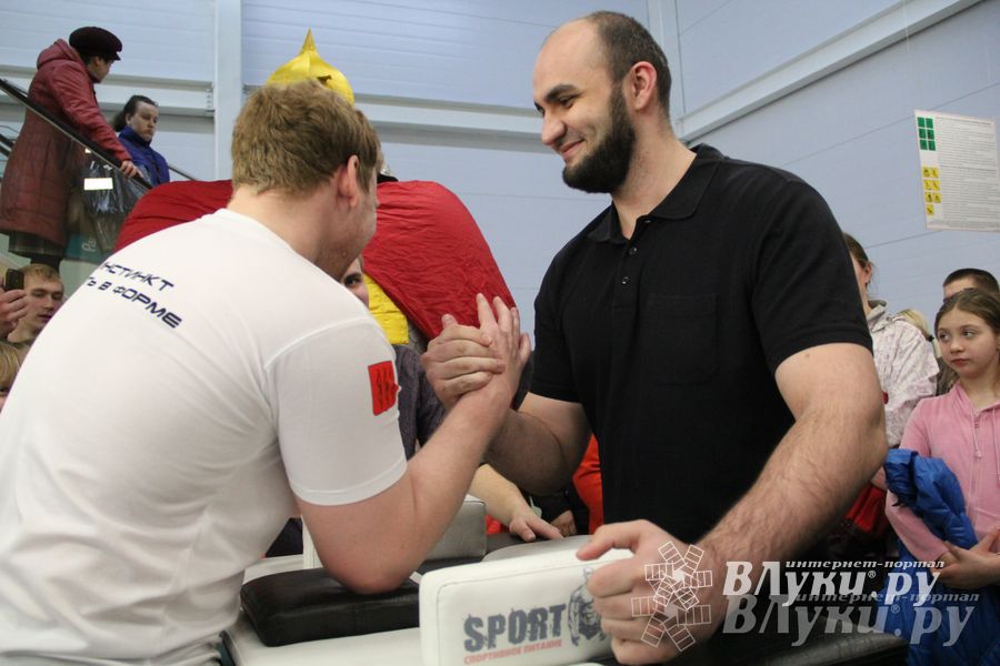 В ТЦ «Апельсин» прошла весенняя ночь распродаж