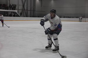 Две великолукские команды хоккеистов одержали победы в домашних матчах (ФОТО)