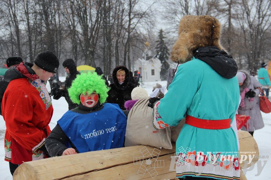 В Великих Луках встретили Масленицу