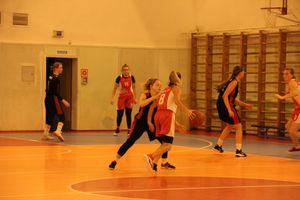 Великолукские баскетболистки борются за Кубок города (ФОТО)