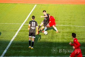 Матчи по футболу в рамках Первенства России проходят в Великих Луках (фото)