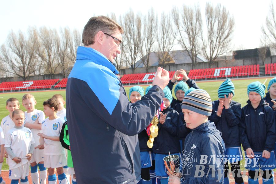 В Великих Луках прошел международный детский турнир по футболу «Наши надежды»