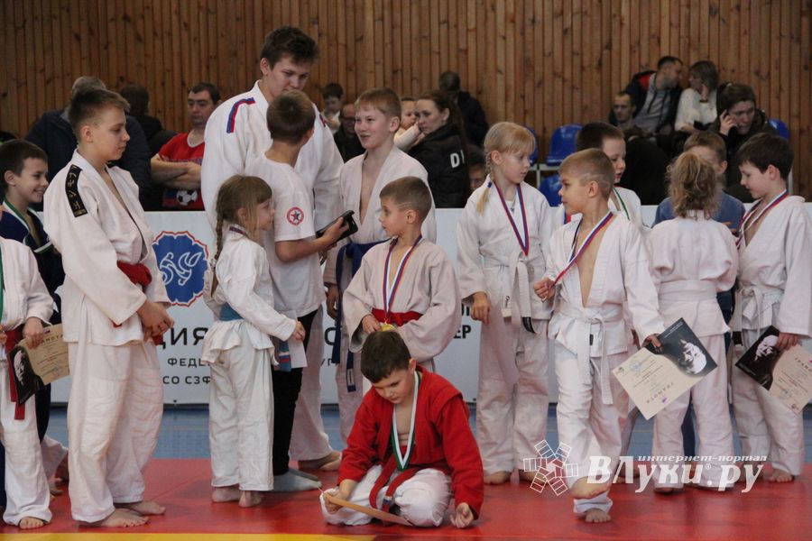 В Великих Луках прошли соревнования по дзюдо (ФОТО)
