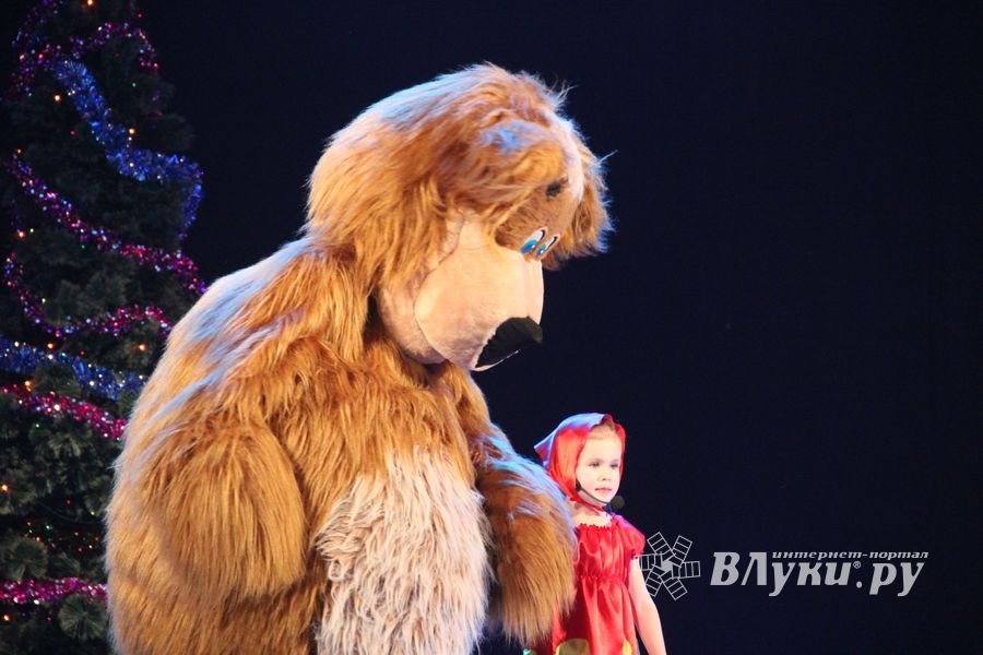 Маша, Медведь и все, все, все на сцене ДК Ленина (ФОТО)