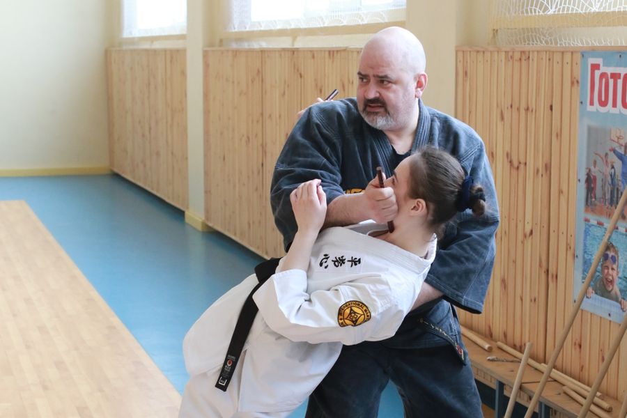 Ученики школы Дзюшин-рю кэмпо каратэ постигали искусство кобудзюцу (ФОТО)