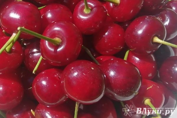 Через границу в Псковской области пытались ввезти молдавскую вишню