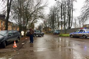 В Великих Луках, на ул. Заслонова, произошло ДТП с тремя автомобилями (ФОТО)