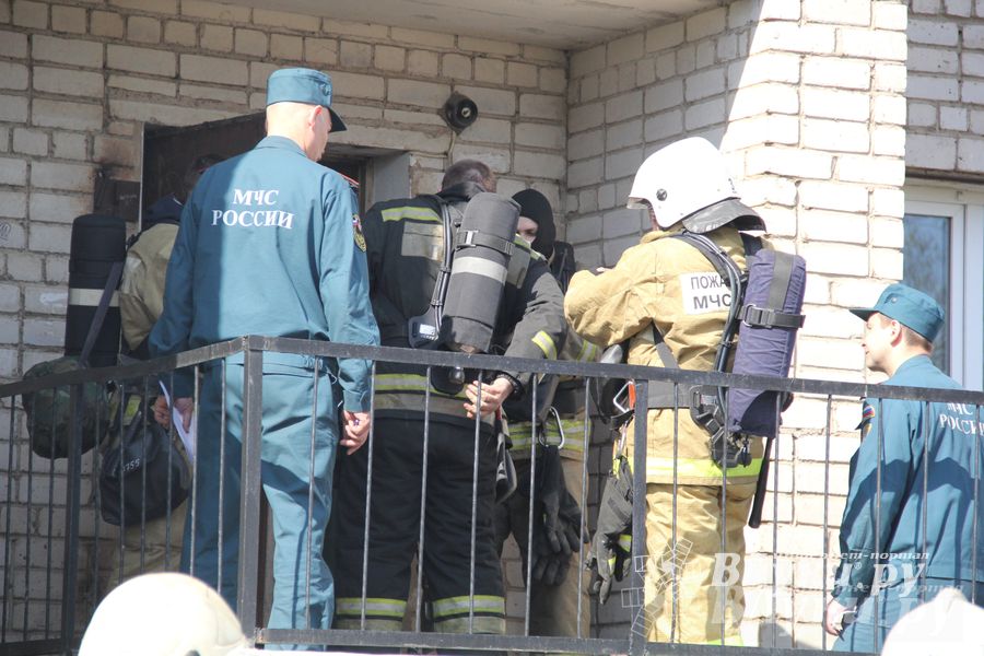 В Великих Луках прошли соревнования пожарных расчетов