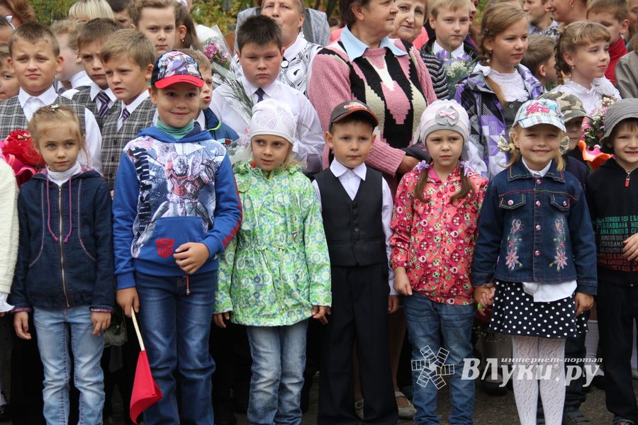 Школа №12 встретила День знаний (фото)