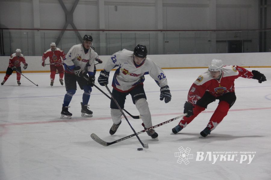 Две победы у великолукских хоккейных команд (ФОТО)