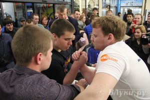 В ТЦ «Апельсин» прошла весенняя ночь распродаж