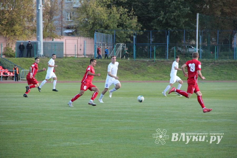 Обидный гол в воротах «Луки-Энергии» (ФОТО)