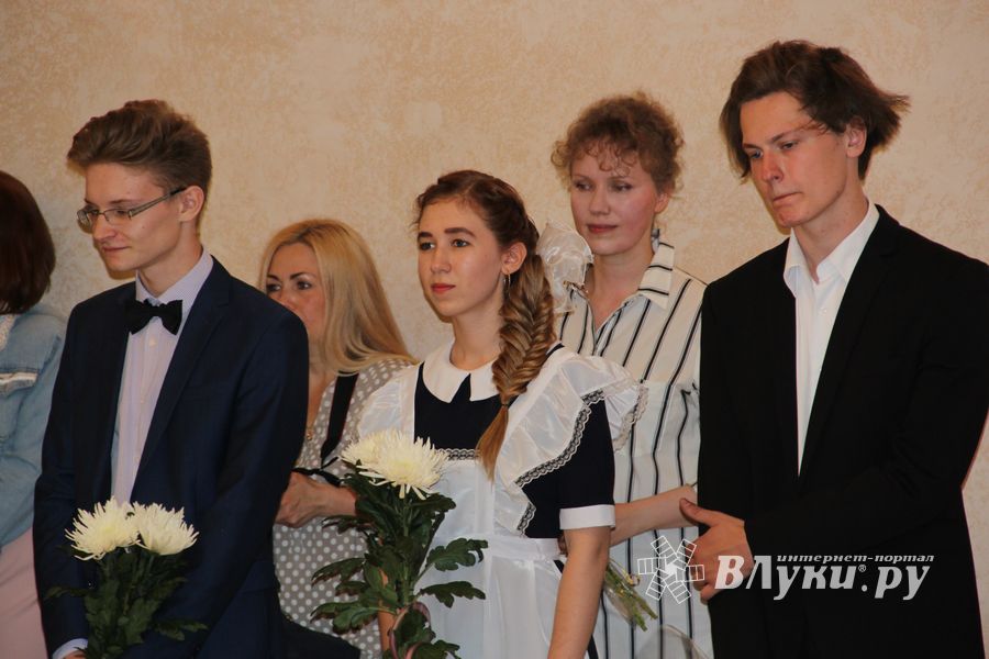 В школе №13 прошел «Последний звонок» (ФОТО)