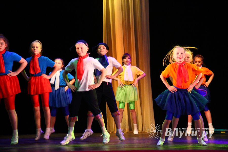 «Великолукская Веснянка» на сцене ДК ЛК