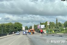 На центральном мосту затруднено движение (ФОТО)