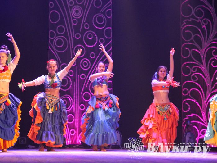 В ДК им. Ленина состоялся отчетный концерт студии восточного танца «Восточные сладости» (фото)