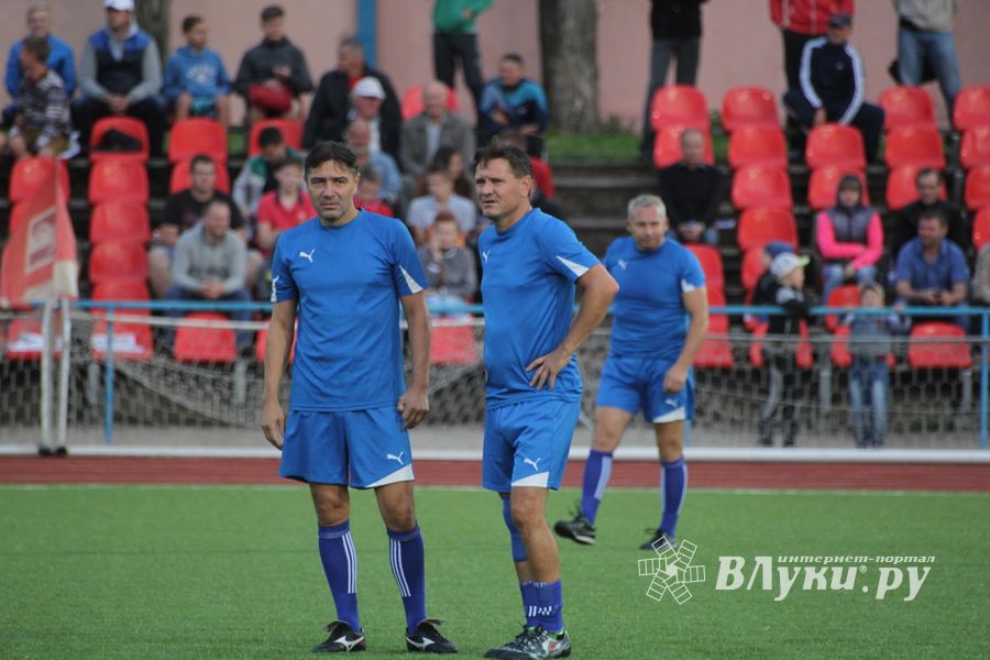 Матч ветеранов ФК «Спартак» и ветеранов великолукского футбола на «Экспрессе» (ФОТО)